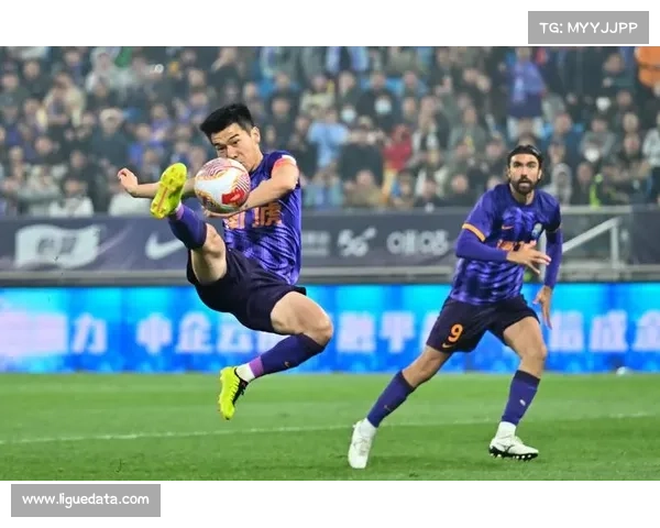 上海申花客场3-1战胜天津津门虎，连续两年屈居亚军。