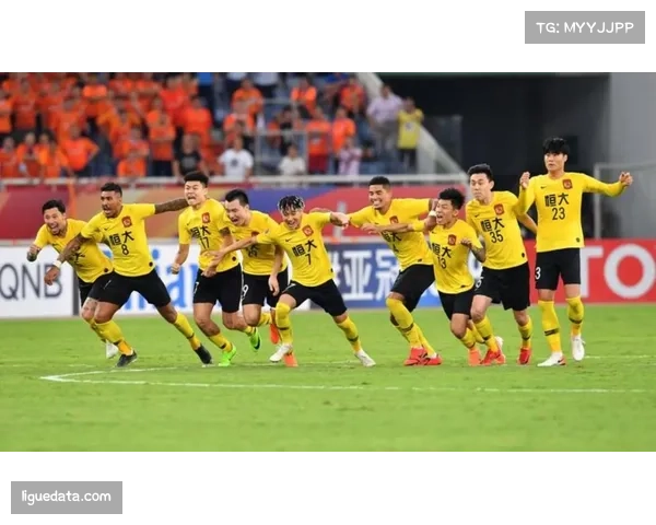 深度报道:亚冠与中超赛程重叠,俱乐部被迫-二选一-战略困境 深度报道:亚冠与中超赛程重叠,俱乐部被迫-二选一-战略困境