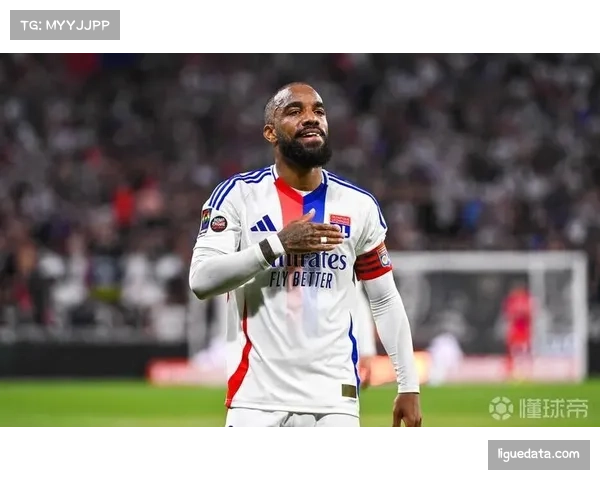 里昂1-0小胜尼斯结束三轮不胜,拉卡泽特助攻新人绝杀 里昂1-0小胜尼斯结束三轮不胜,拉卡泽特助攻新人绝杀